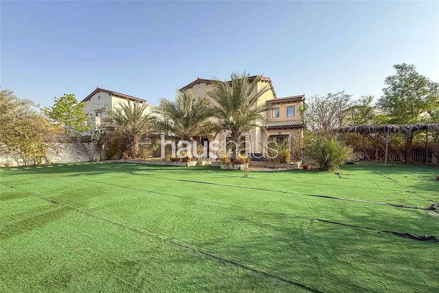 Vacant Now | Type 4 | Huge Corner Plot