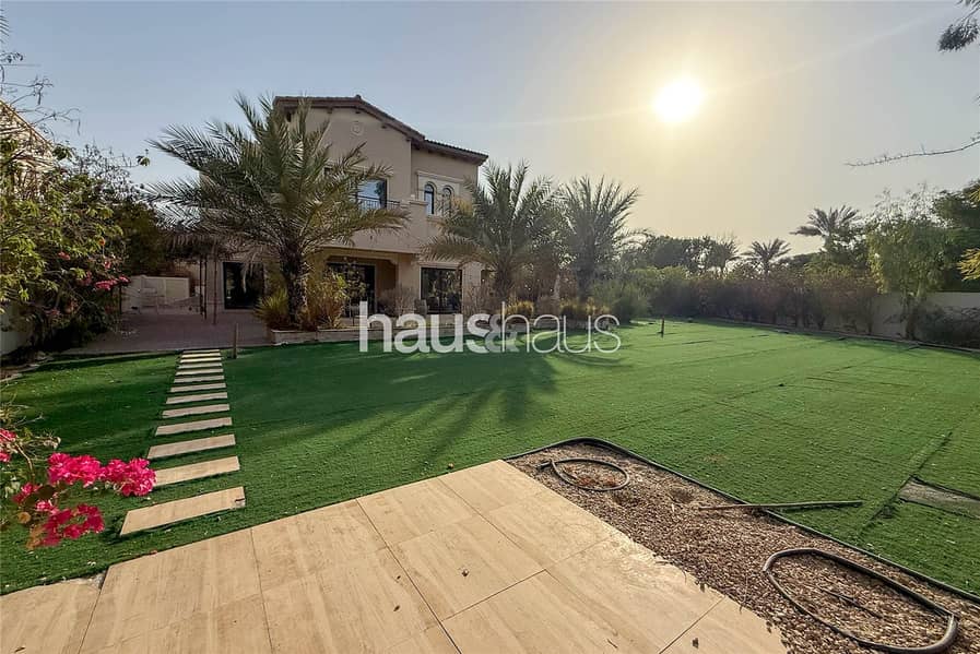 Vacant Now | Type 4 | Huge Corner Plot