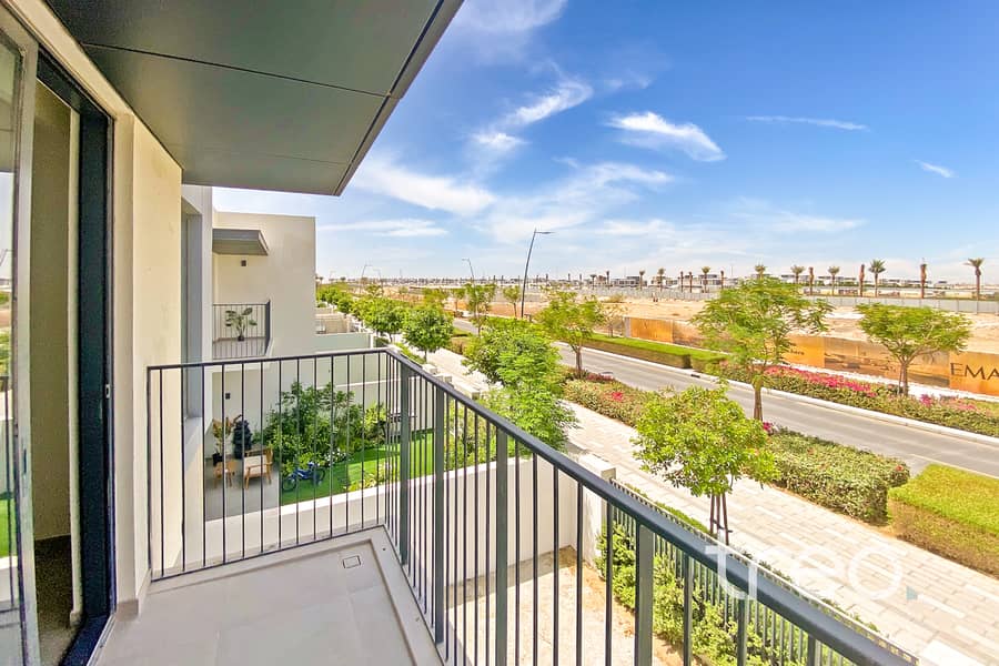 Single Row | Near Park | Corner Kitchen