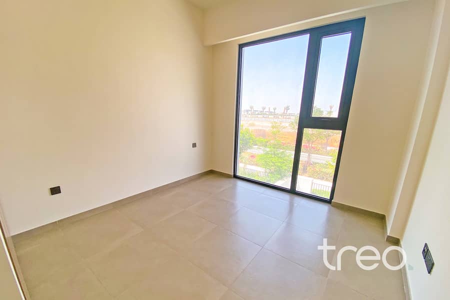 Single Row | Near Park | Corner Kitchen - Image 7