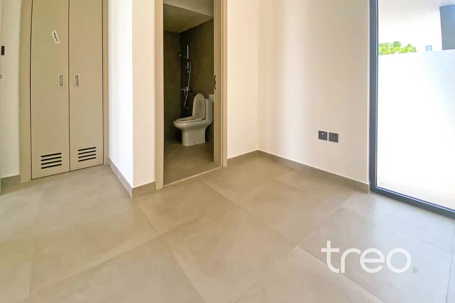 Single Row | Near Park | Corner Kitchen - Image 8