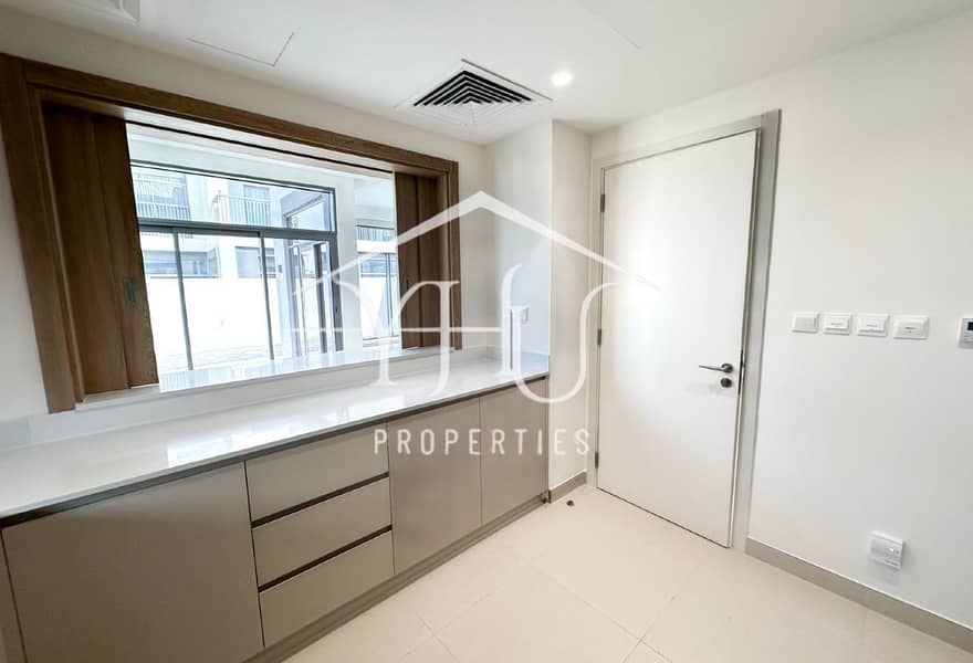 Massive Villa | Beachfront Living | Corner Plot