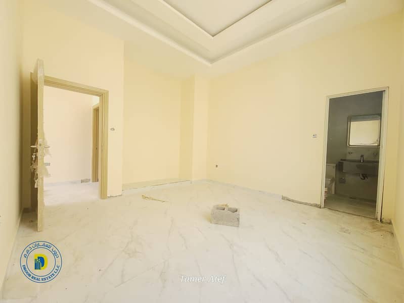 12 صورة واتساب بتاريخ 1447-03-24 في 08.33. 44_9477b289. jpg