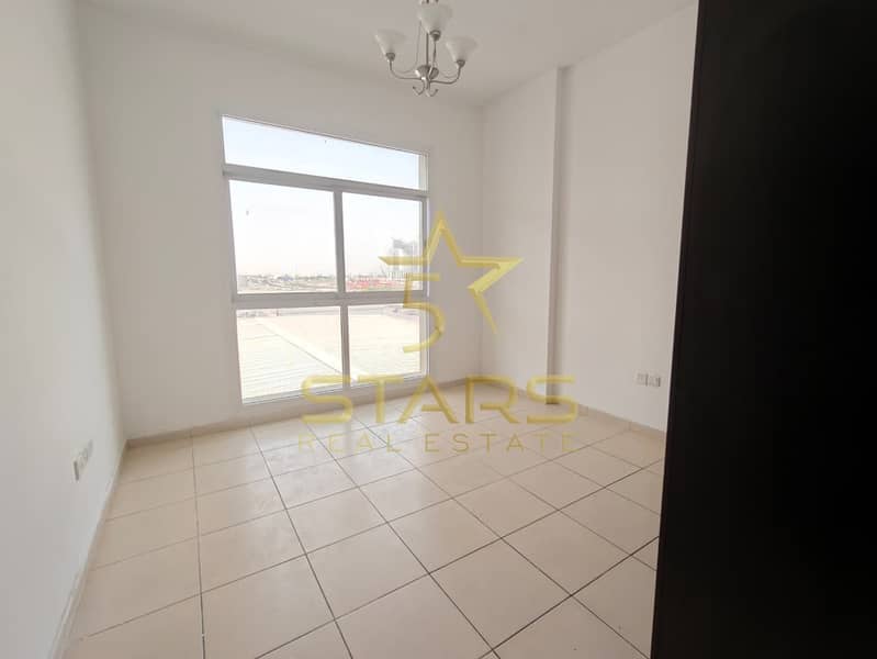 Prime Location | Spacious Layout | Near Malls & Lake