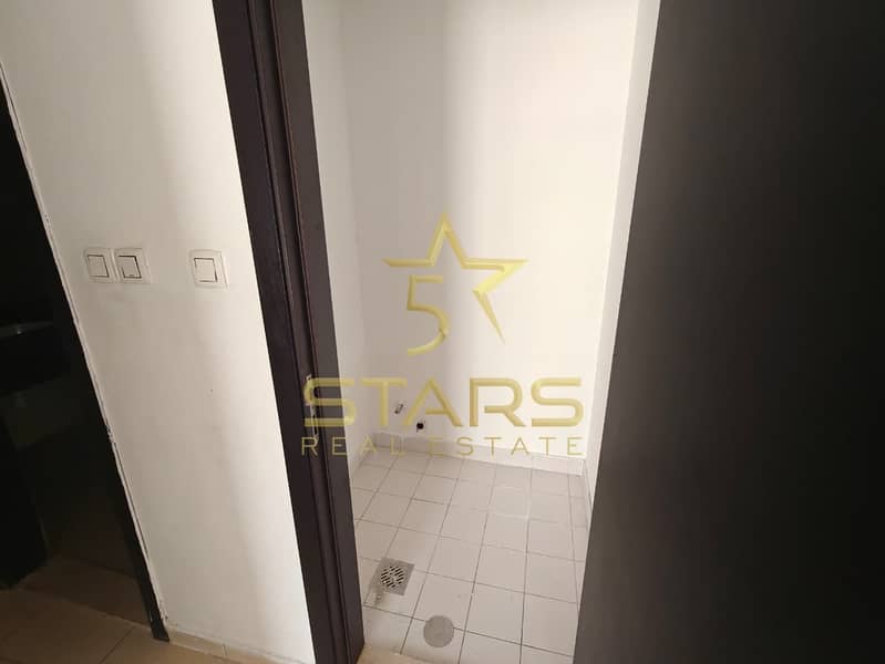 Prime Location | Spacious Layout | Near Malls & Lake - Image 7