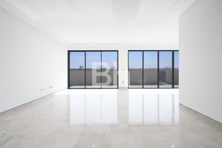 4 Bedroom Villa for Rent in Tilal Al Ghaf, Dubai - Closed Kitchen I Garden Suite I Brand New