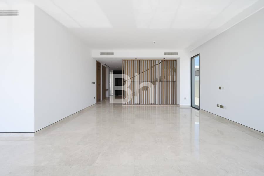 Closed Kitchen I Garden Suite I Brand New