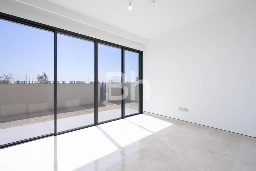 Closed Kitchen I Garden Suite I Brand New - Image 11