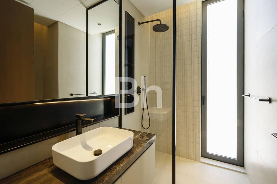 Closed Kitchen I Garden Suite I Brand New - Image 15