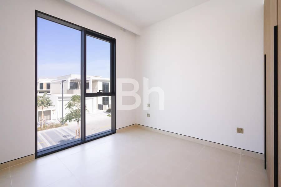 Closed Kitchen I Garden Suite I Brand New - Image 19