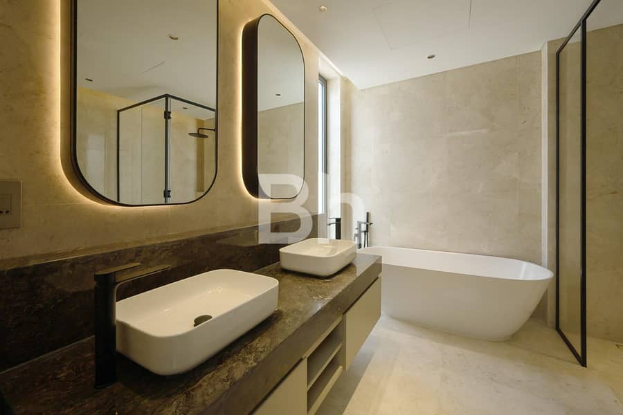 Closed Kitchen I Garden Suite I Brand New - Image 23