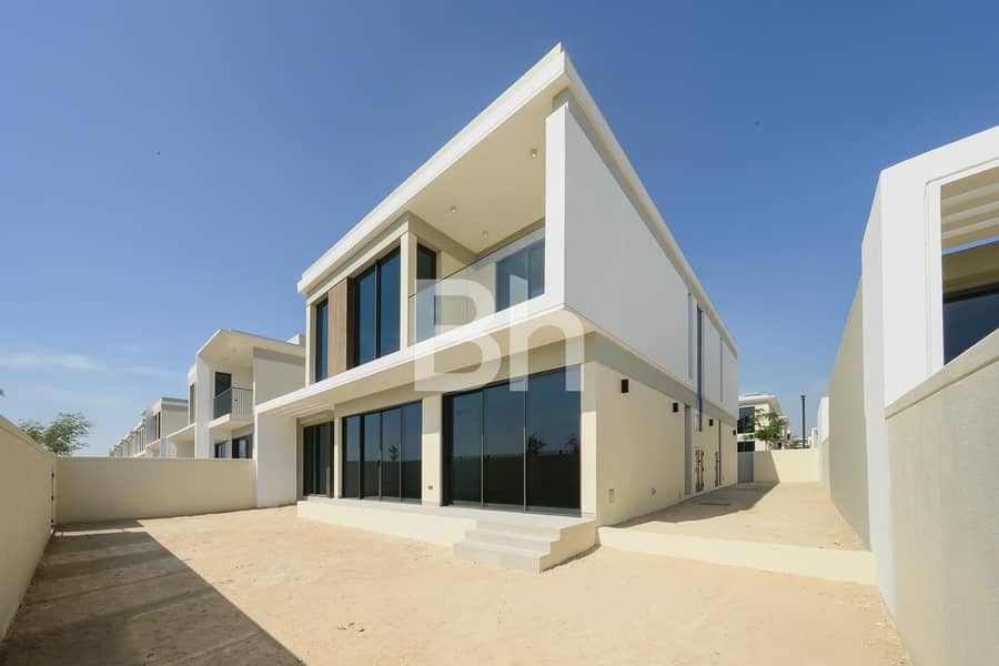 Closed Kitchen I Garden Suite I Brand New - Image 30