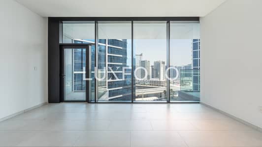 Studio for Rent in Business Bay, Dubai - Unfurnished | Canal View | Vacant Now
