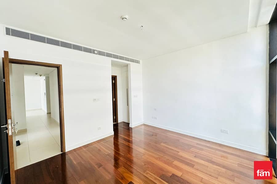 Refined 3BR | Heart of the City | Boulevard Vista - Image 6