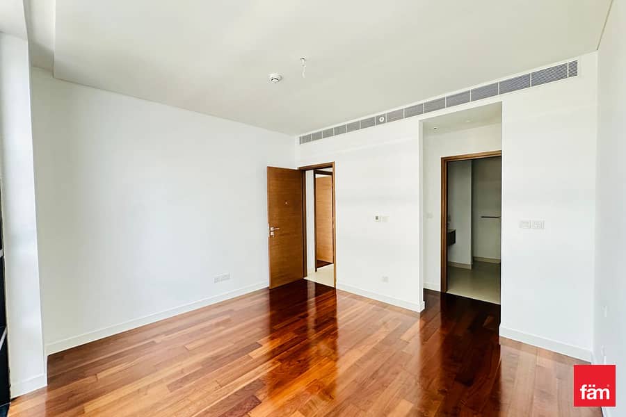 Refined 3BR | Heart of the City | Boulevard Vista - Image 8