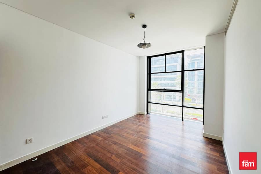 Refined 3BR | Heart of the City | Boulevard Vista - Image 11