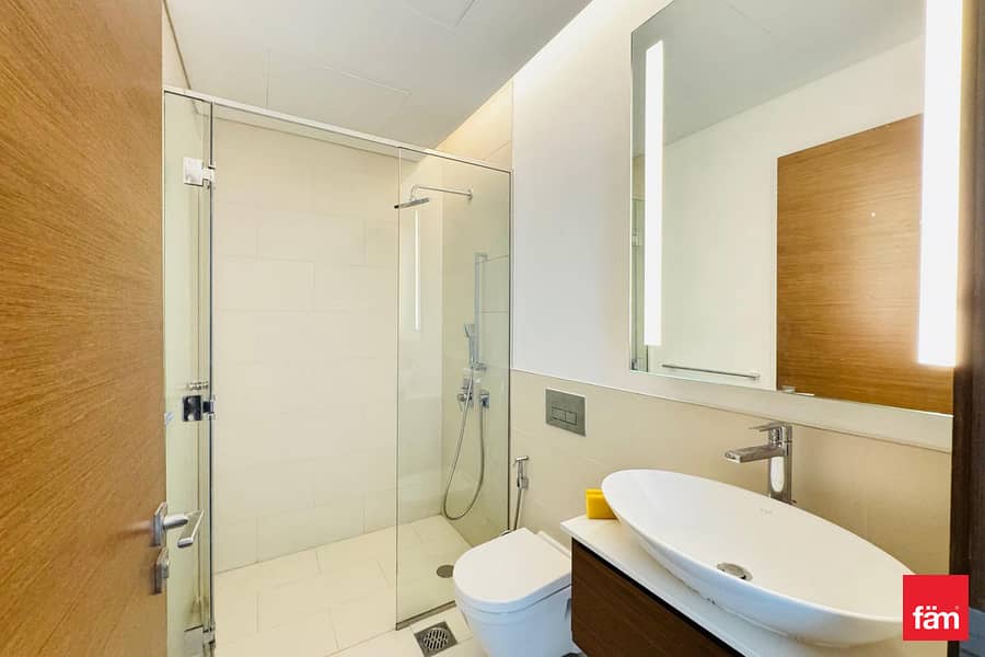 Refined 3BR | Heart of the City | Boulevard Vista - Image 22