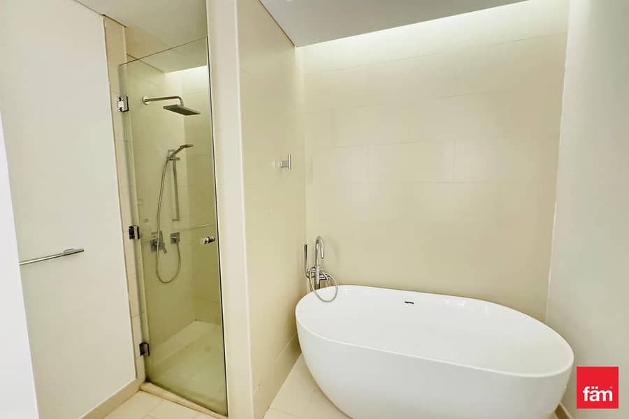 Refined 3BR | Heart of the City | Boulevard Vista - Image 23