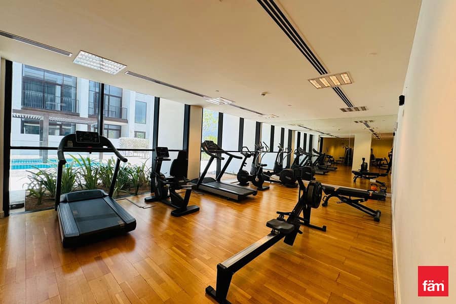 Refined 3BR | Heart of the City | Boulevard Vista - Image 27