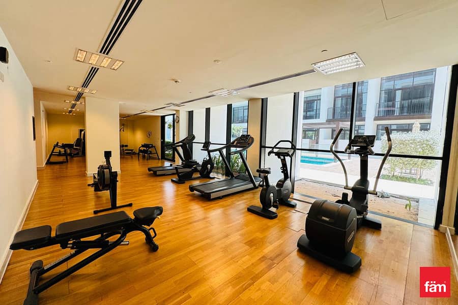 Refined 3BR | Heart of the City | Boulevard Vista - Image 28