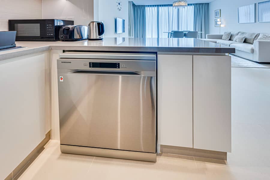 Sea View 2 Bedroom in 5242 Towers, Dubai Marina - Image 16