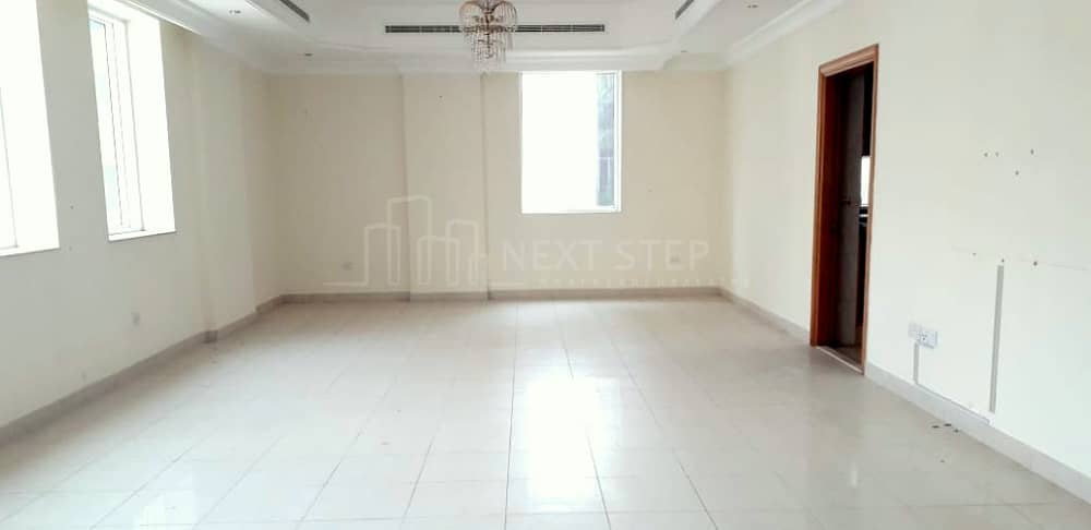 Spacious Three bedroom Apartment plus Maidsroom