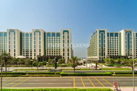 2 Bedroom Flat for Sale in Palm Jumeirah, Dubai - Upgraded | Sea and Dubai Harbour View | VOT