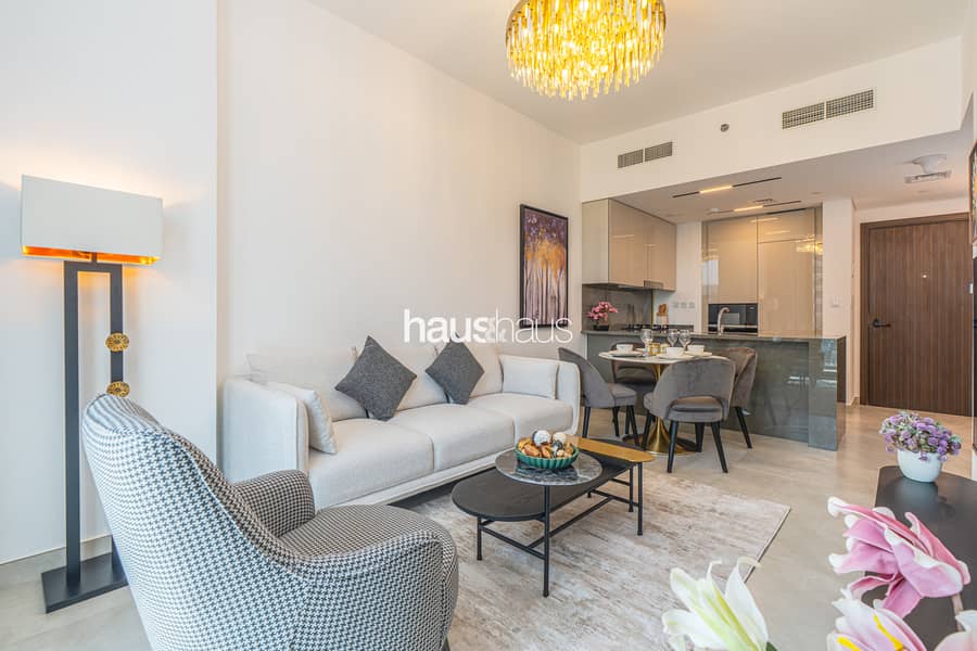 Charming Pool View | Premium Facilities | Modern - Image 6