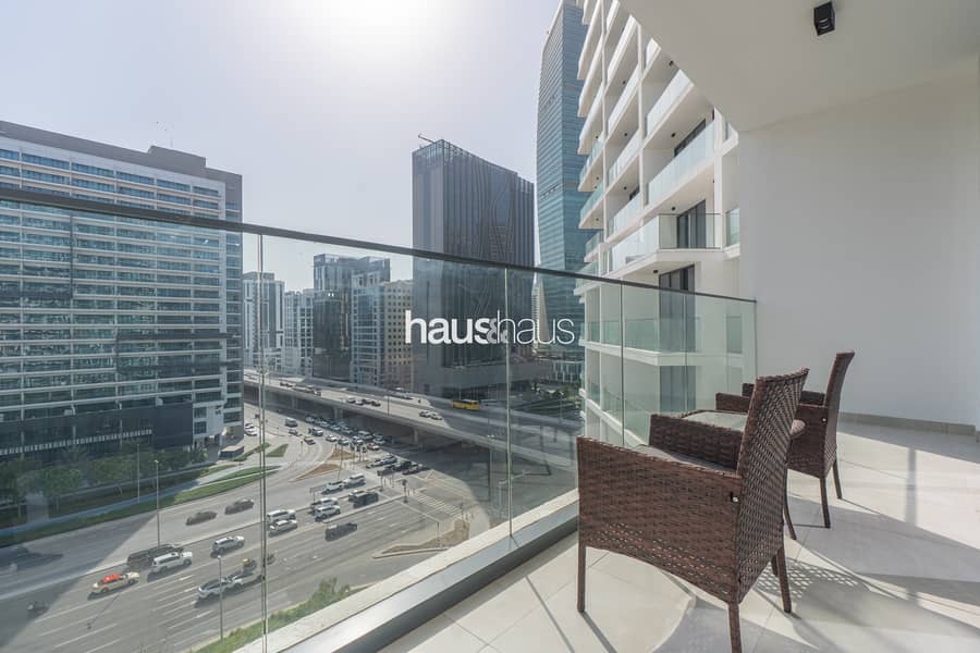 Charming Pool View | Premium Facilities | Modern - Image 7