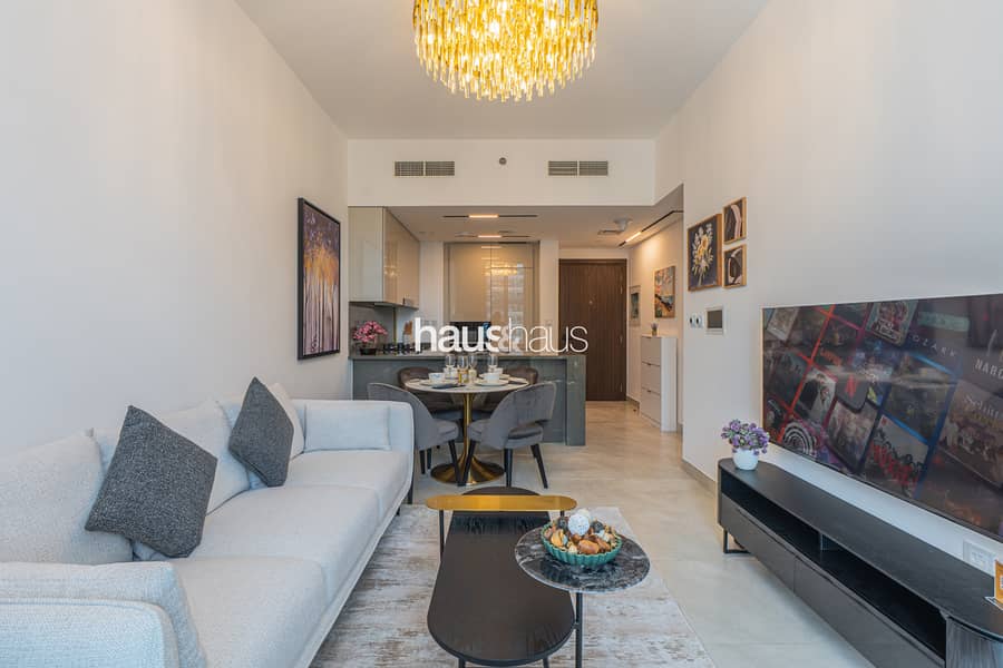 Charming Pool View | Premium Facilities | Modern - Image 16