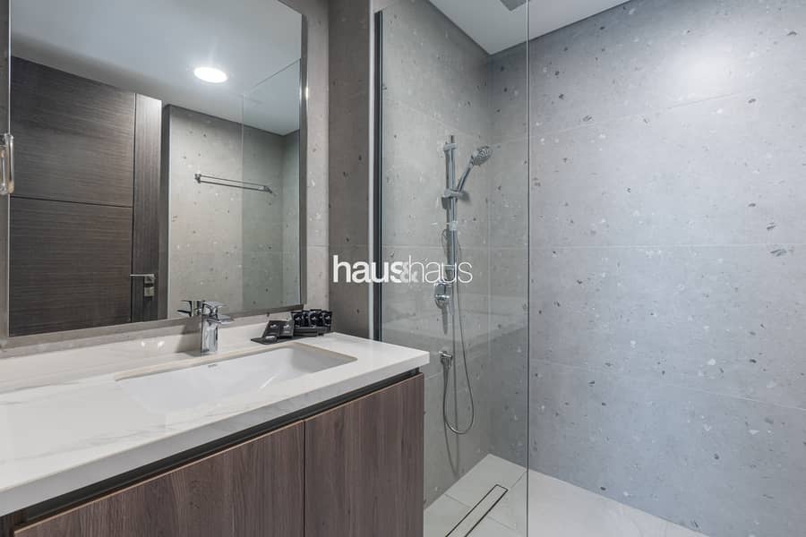 Charming Pool View | Premium Facilities | Modern - Image 26