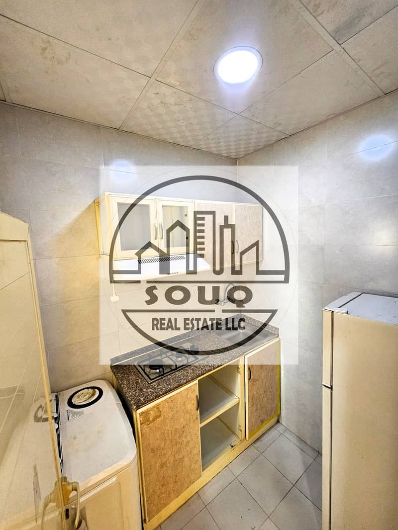 8 kitchen unit 2. jpg
