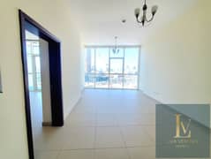 Spacious and Bright | 12 Cheques | Kitchen Equipped