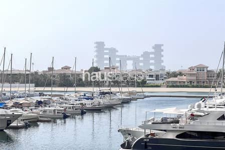 2 Bedroom Apartment for Rent in Palm Jumeirah, Dubai - Upgraded | Unfurnished | Study | Vacant