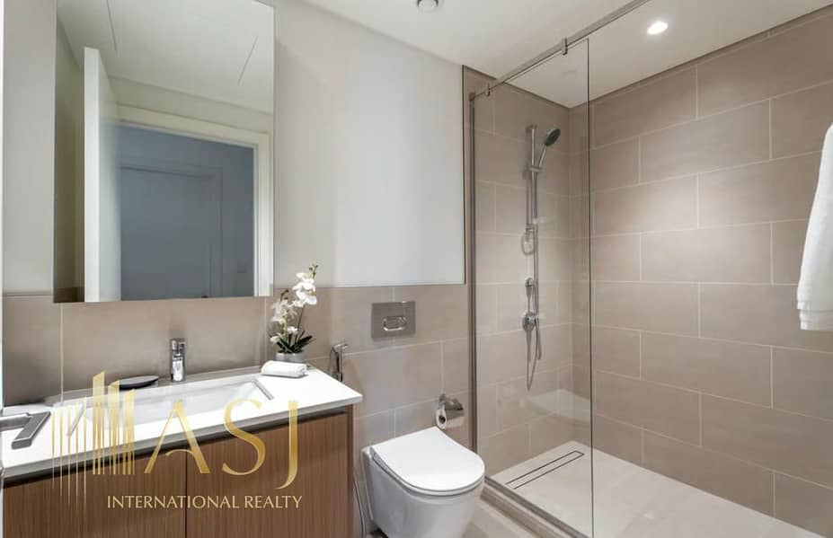 Direct Beach Access | Fully Furnished | Upgraded - Image 16