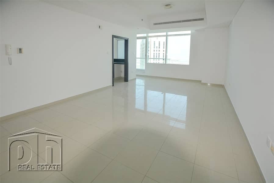 Bright modern 2 bedroom with sea view