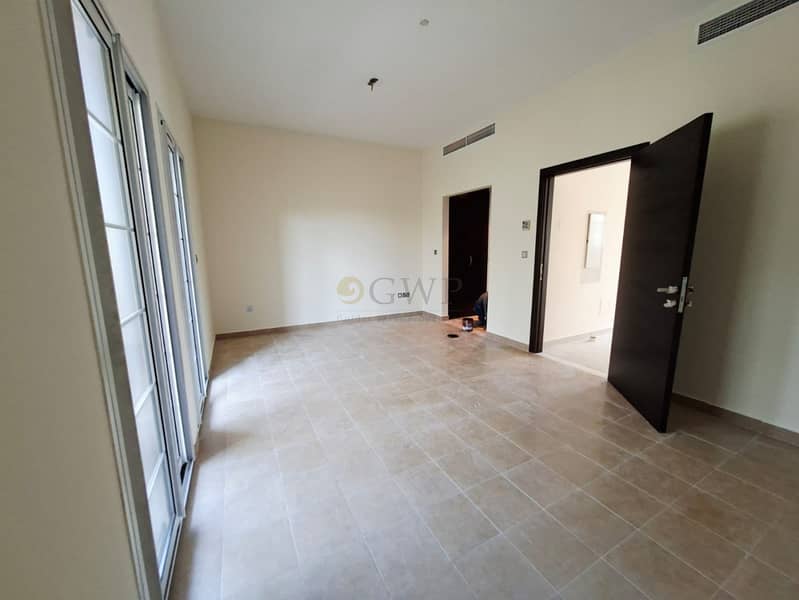 Lush Green Garden| With White Goods| Next to Park - Image 12