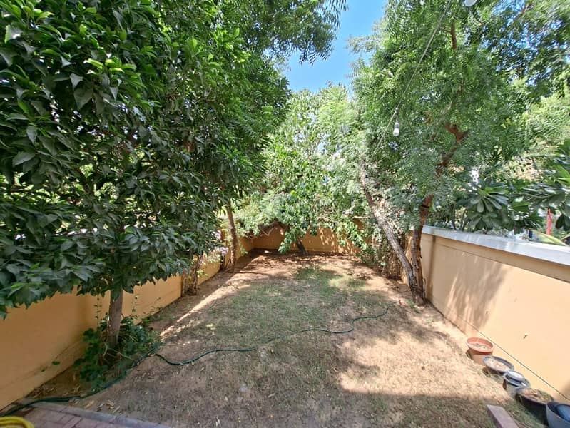 Lush Green Garden| With White Goods| Next to Park - Image 20