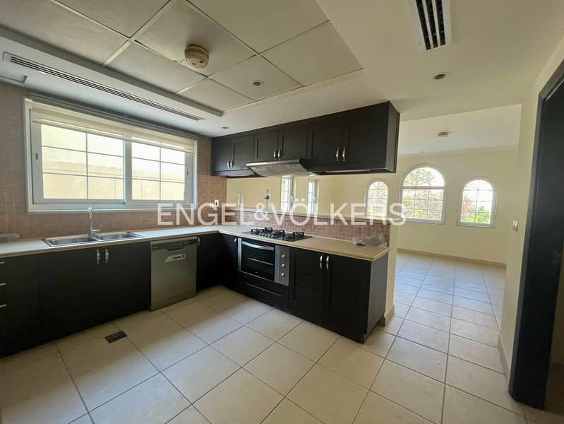 Private Pool | Internal | Landscaped | Vacant - Image 6