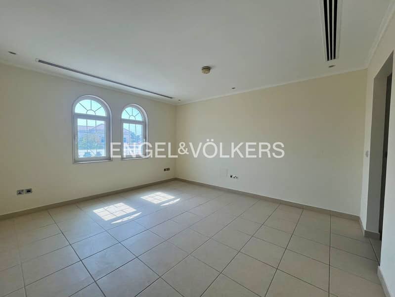 Private Pool | Internal | Landscaped | Vacant - Image 7