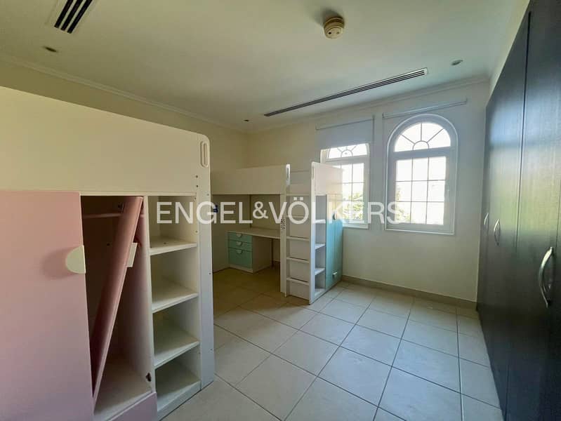 Private Pool | Internal | Landscaped | Vacant - Image 11