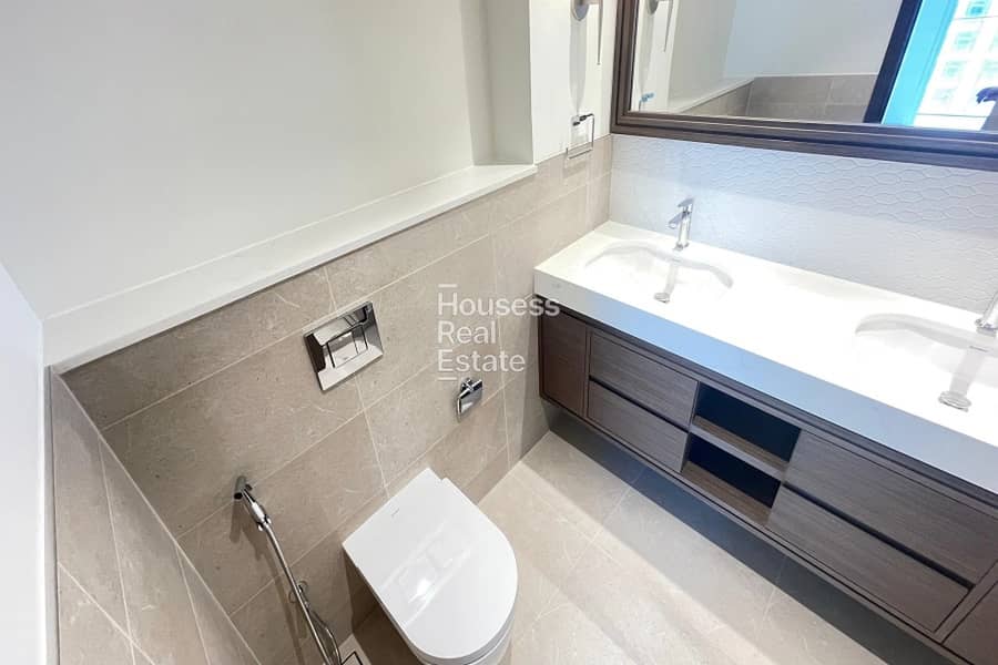 Brand New | Luxury | Marina and Sea View | Vacant - Image 15