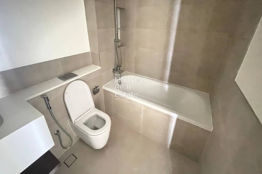 Brand New | Luxury | Marina and Sea View | Vacant - Image 16