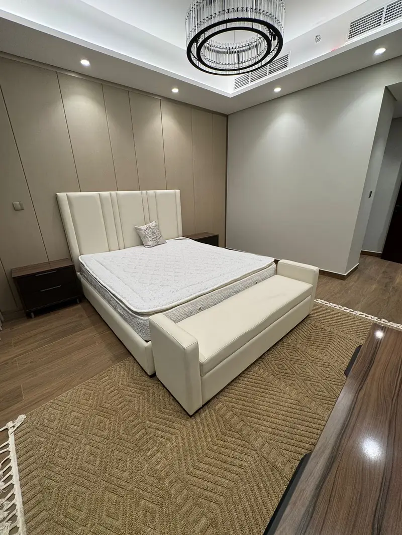 LUXURIOUS 3 BR APARTMENT ON SALE | VACANT | FULLY FURNISHED | image 5