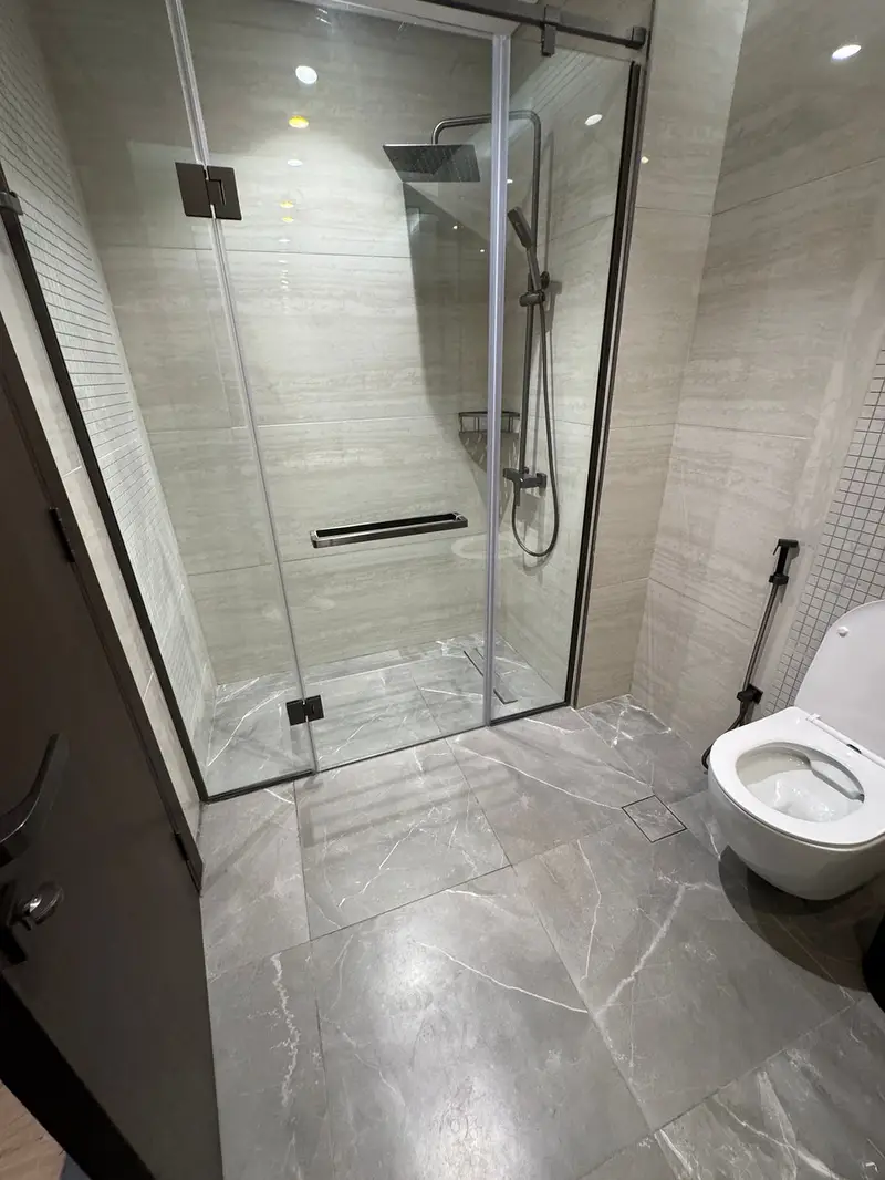 LUXURIOUS 3 BR APARTMENT ON SALE | VACANT | FULLY FURNISHED | image 6