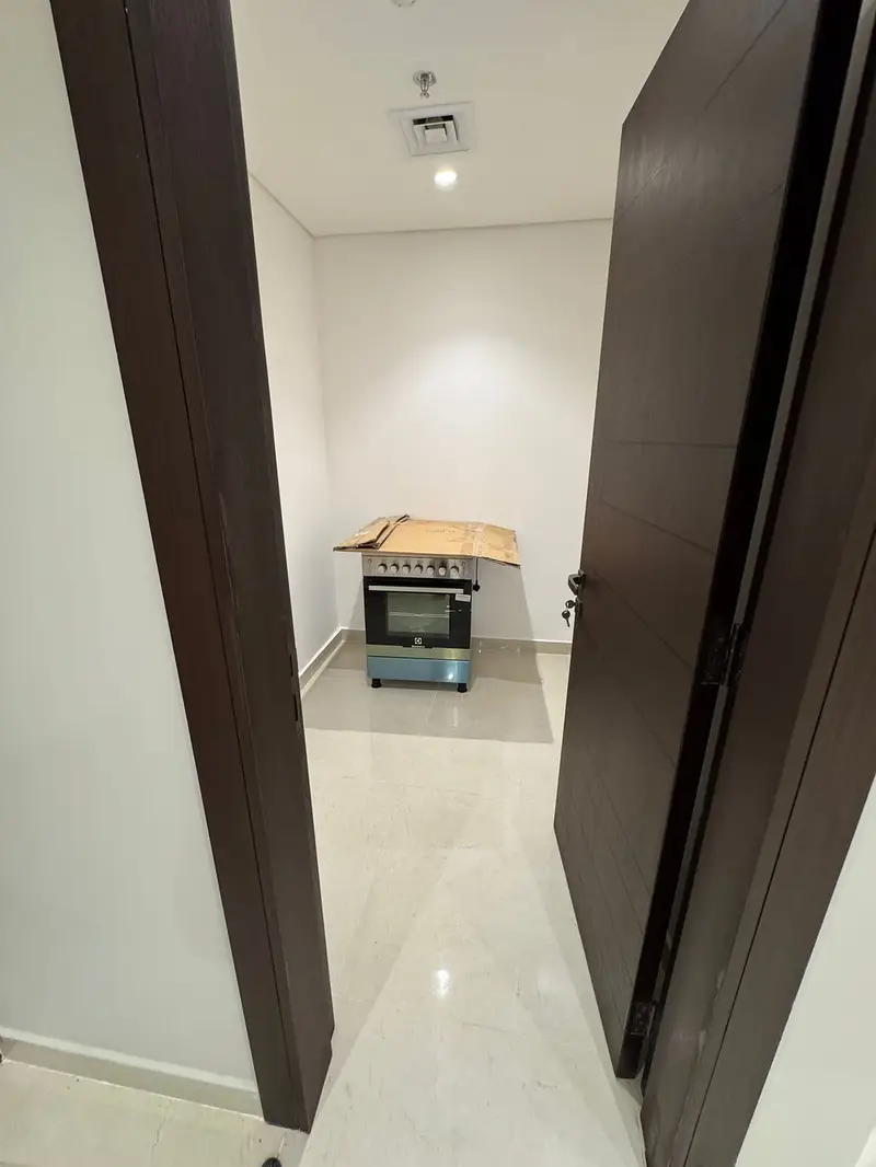 LUXURIOUS 3 BR APARTMENT ON SALE | VACANT | FULLY FURNISHED | image 18