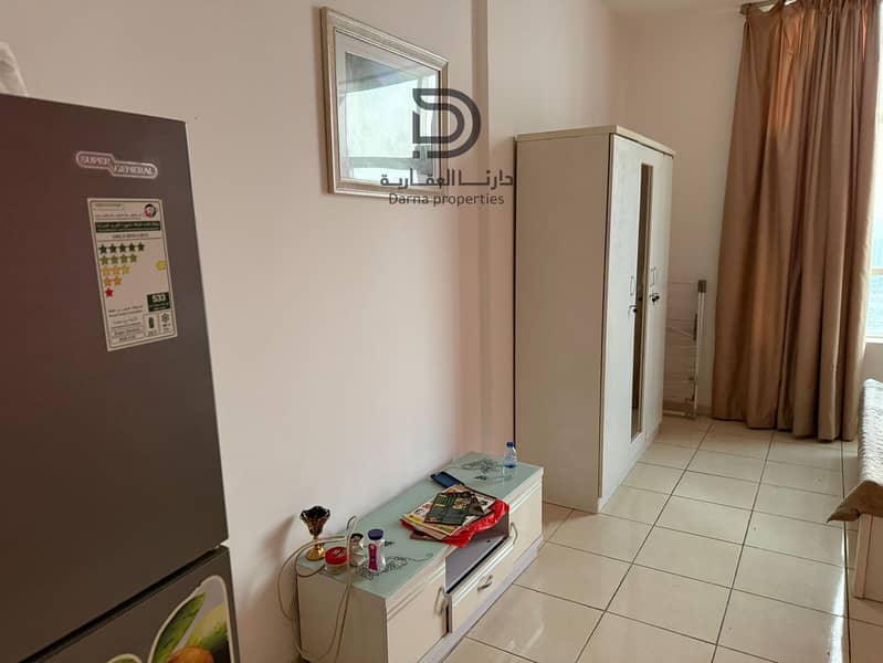 4 53c1d7a0-1caa-4160-8243-a182fd1a2d73. jpg