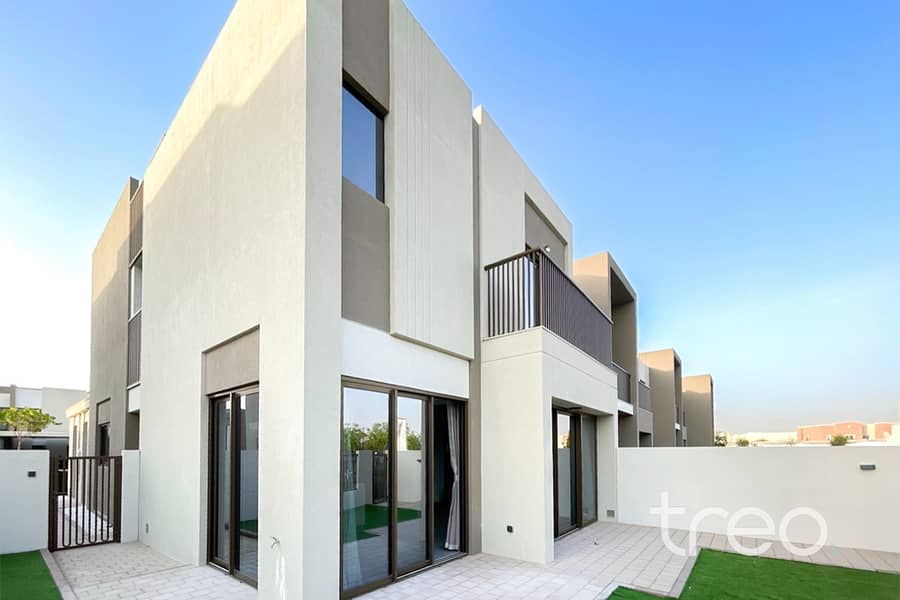 Single Row | Brand New | Spacious Layout