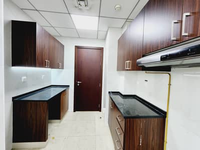 Book Now luxury apartment near to Metro station