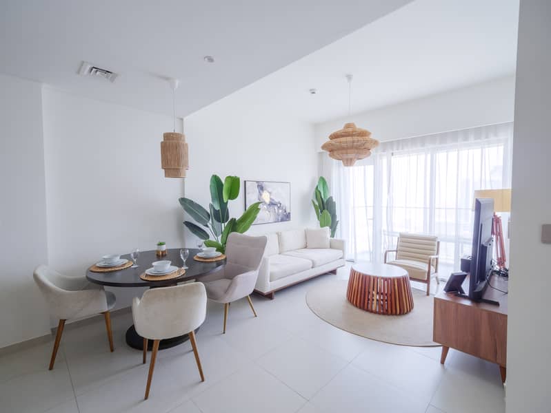 High floor | Panoramic city views | Prime Downtown location